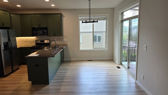 Building Photo - Spacious 3 Bedroom – Move-In Ready!