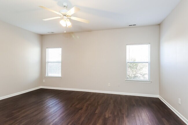 Building Photo - 10926 Slalom Hill Rd