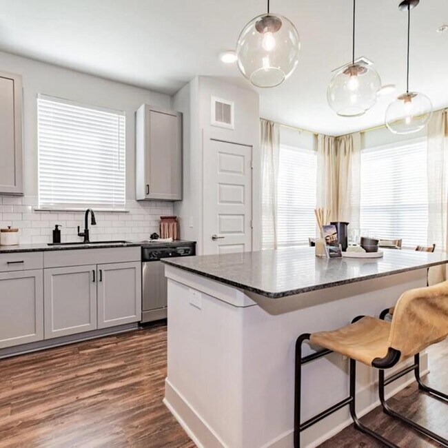 Building Photo - 5701 Bovine Dr