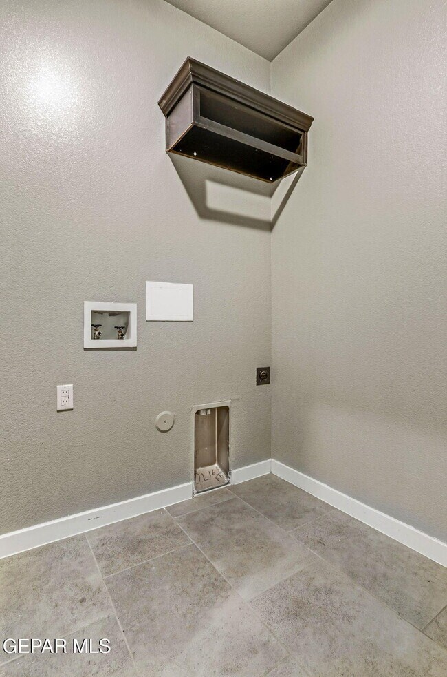 Building Photo - 14817 Tierra Isaiah Ave
