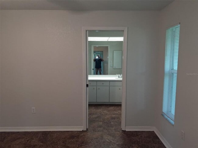 Building Photo - 2420 Dumont Ln
