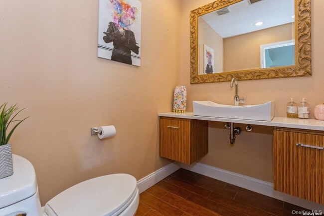 Building Photo - 100 Baker Ct