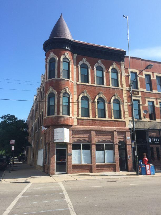 Building Photo - 3 bedroom in Chicago IL 60608