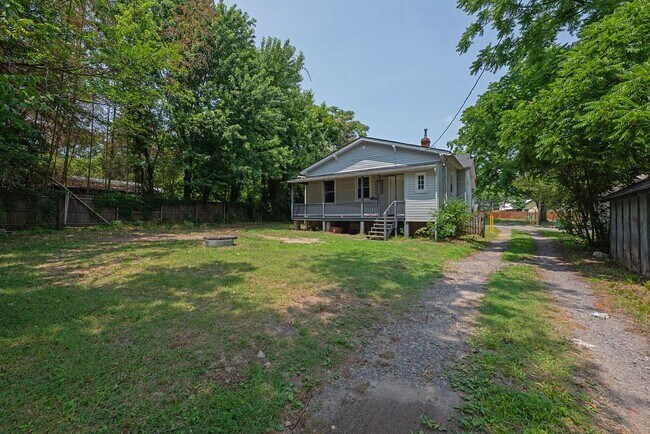 Building Photo - 1505 Vista St