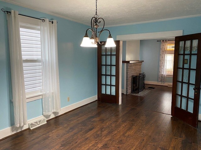 Dining room with French doors - 475 Park St
