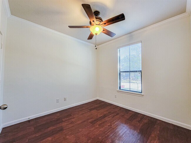 Building Photo - 3611 Cedar Flats Ln