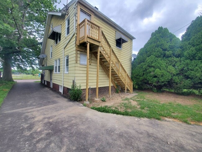 Building Photo - 13407 Puritas Ave
