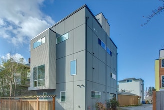 Building Photo - 3-Story Ballard Home - In Unit Washer/Dryer, Rooftop Deck