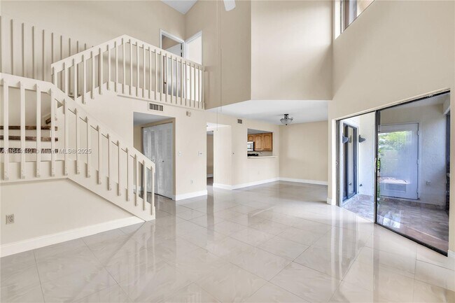 Building Photo - 1612 San Remo Cir
