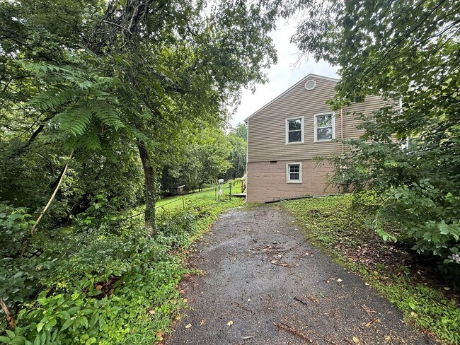 Building Photo - 2601 Gaston Ave