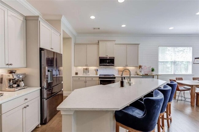 Building Photo - 1450 Edgebrook Ct NE