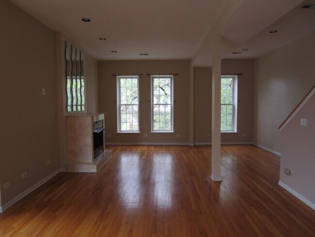 Building Photo - 4321 S Ellis Ave