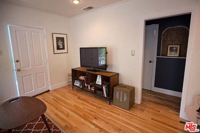 Building Photo - 2232 Allesandro St