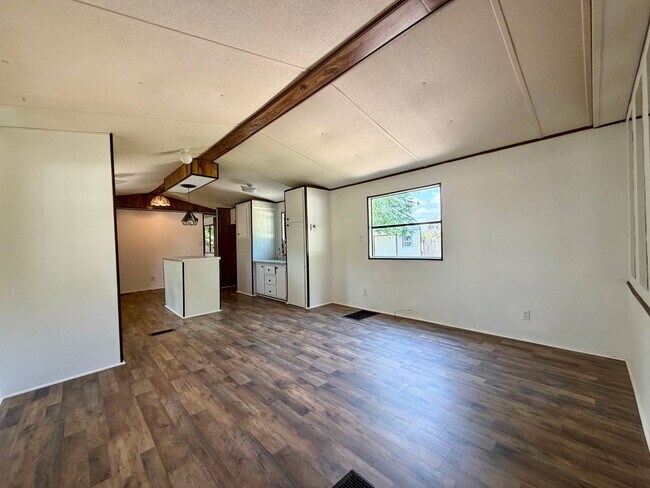 Building Photo - 3 bedroom/ 2 bath in Lakeland