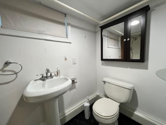 Building Photo - Spacious 3 Bedroom Rancher in Whitemarsh Township $2900/ month