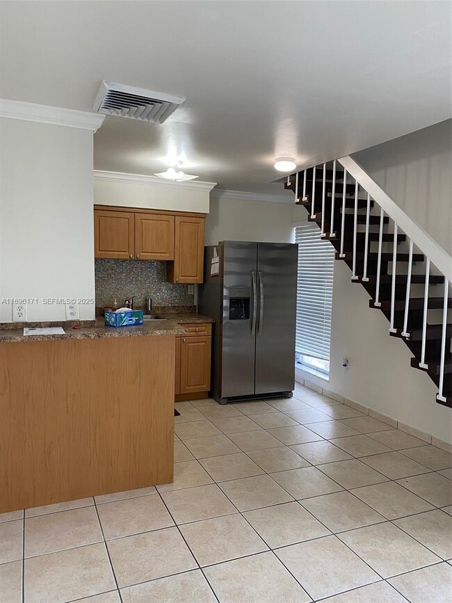 Building Photo - 3901 SW 109th Ave