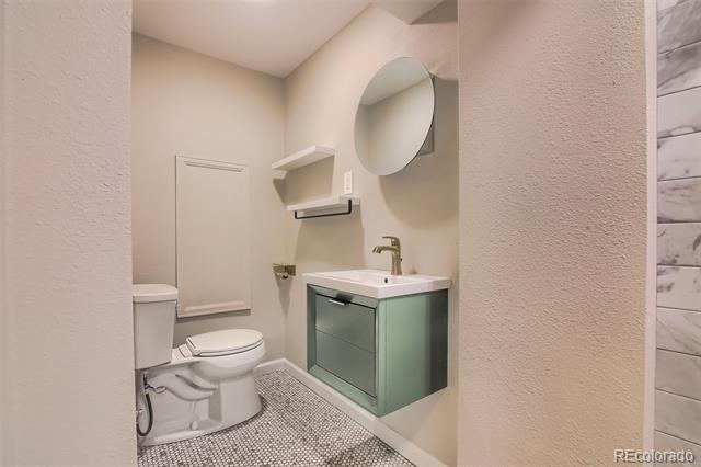 Building Photo - 217 S Jackson St