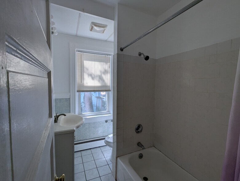 Building Photo - 57 Chace Ave