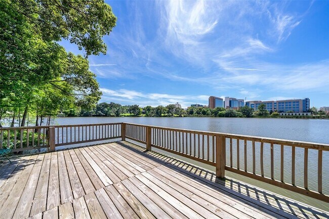 Building Photo - 1144 Delaney Ave