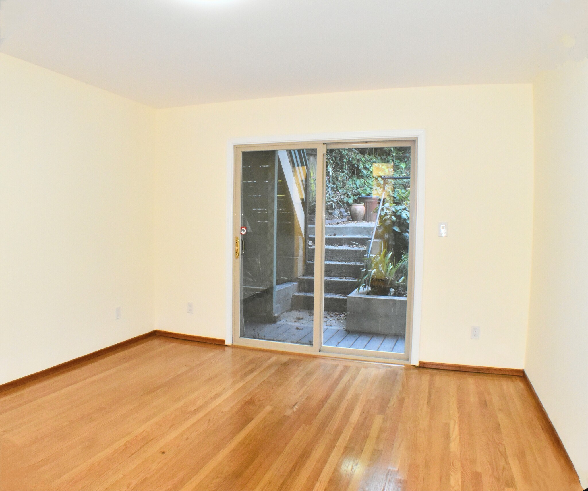 Building Photo - 286 Roosevelt Way