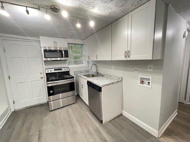 Building Photo - 665 Barnes Dr