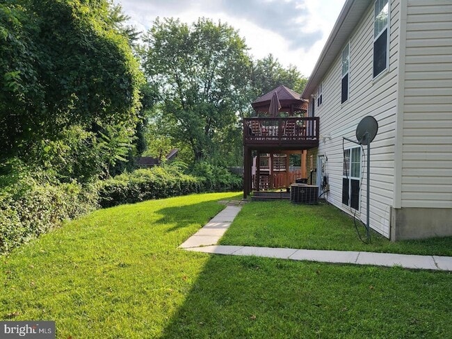 Building Photo - 7959 Vernon Ave