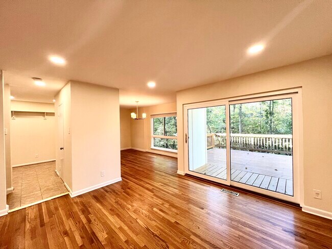 Building Photo - 11083 Saffold Way