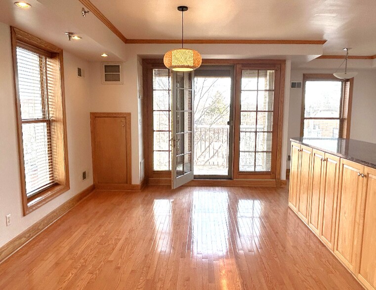 Building Photo - 6111 Fifth Ave