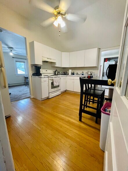 Building Photo - 172 Highland Ave