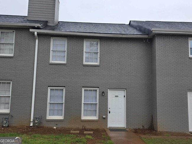 Building Photo - 123 Toby Springs Ln