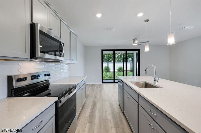 Building Photo - 27907 Radiant Ct