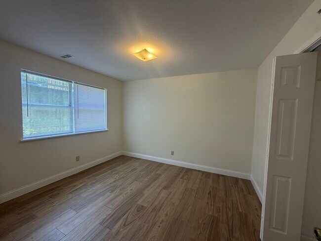 Building Photo - 428 Kays Ln
