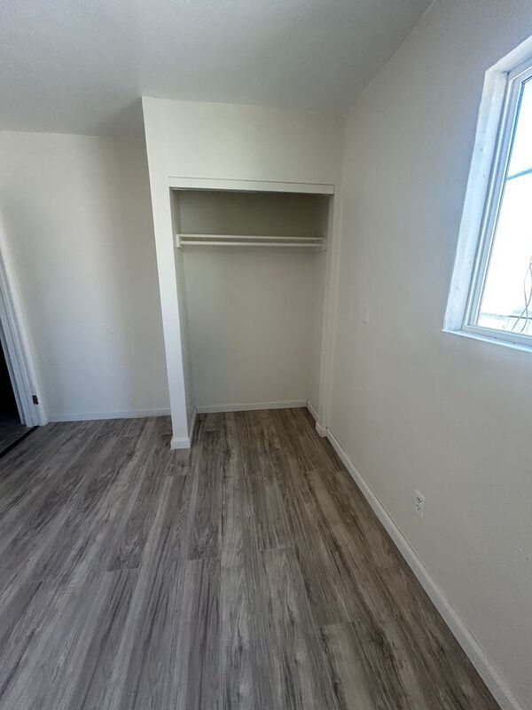 Building Photo - 1832 Skyline Dr