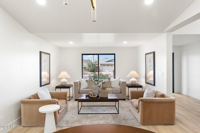 Building Photo - 1643 W Griswold Rd