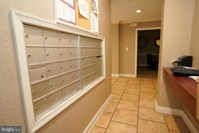 Building Photo - 2115 Ganton Green