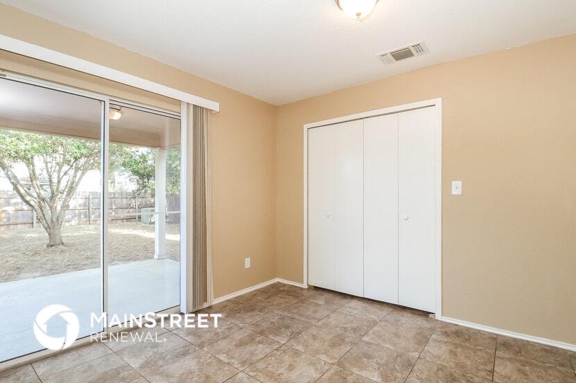 Building Photo - 2115 Clear Ct