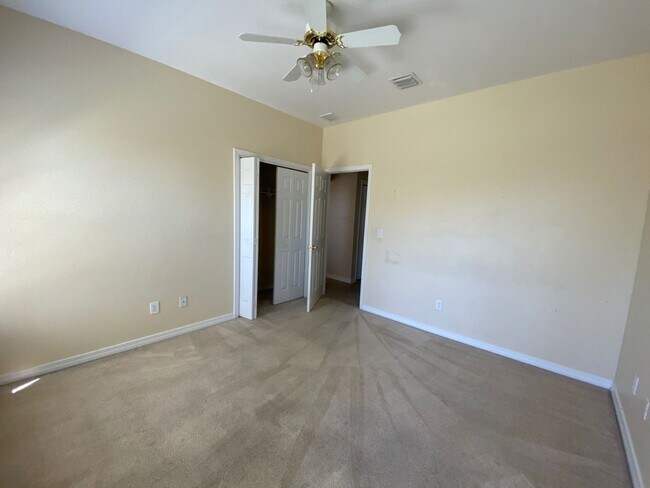 Building Photo - Expansive Home in the Desirable "The Hammo...