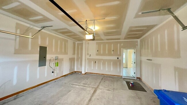Building Photo - 156 Calming Crk Wy