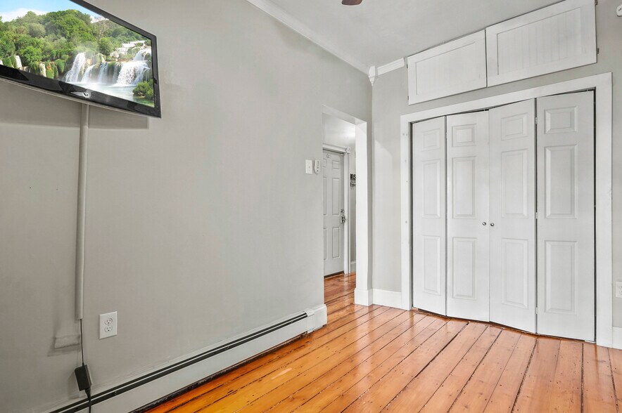 Building Photo - 60 Beacon St