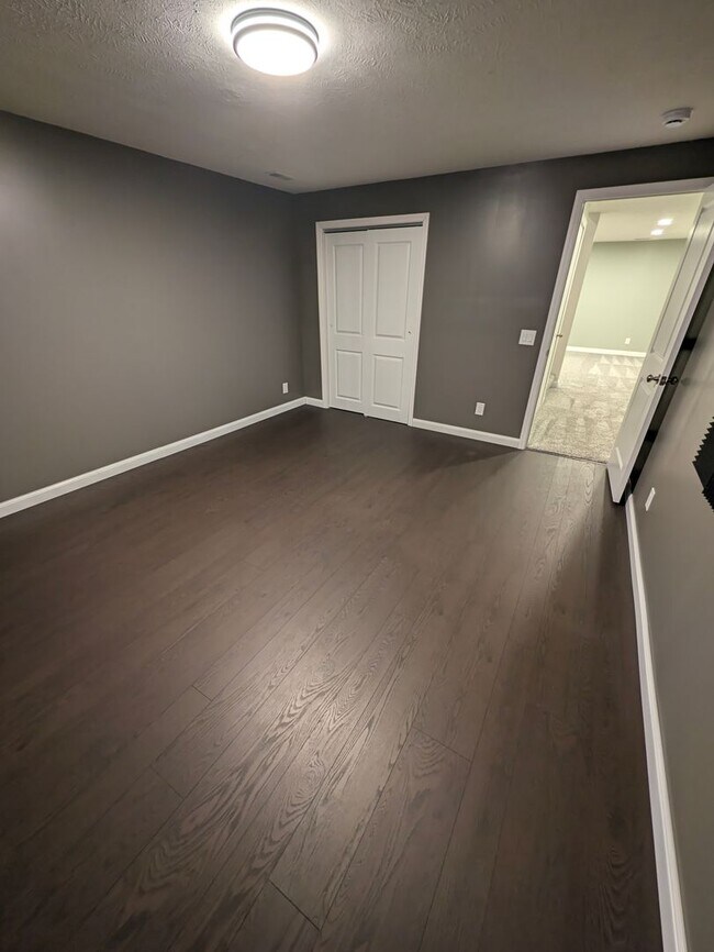 Building Photo - 908 S Mineral Dr