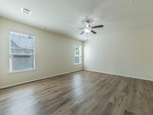 Building Photo - 18705 Falcon Pointe Blvd