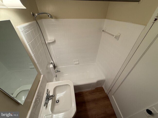 Building Photo - 3539 Martha Custis Dr