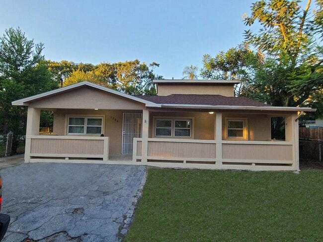 Primary Photo - BRAND NEW RENOVATION! Spacious 5-Bed/2-Bat...