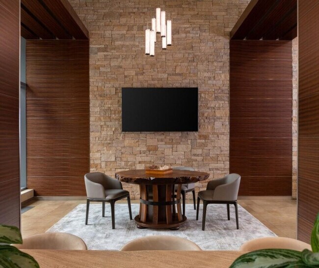 Building Photo - 1343 Ives Pl SE