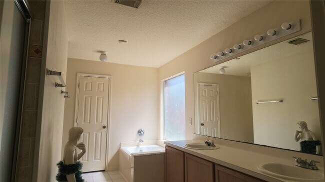 Building Photo - 13519 Elder Bridge Dr