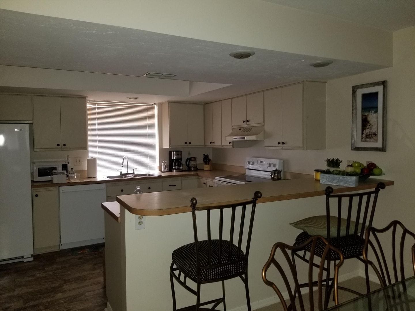 Building Photo - Rose Garden Furnished Unit Available May - Nov