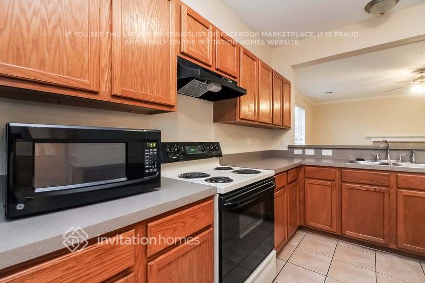 Building Photo - 817 Longleaf Dr