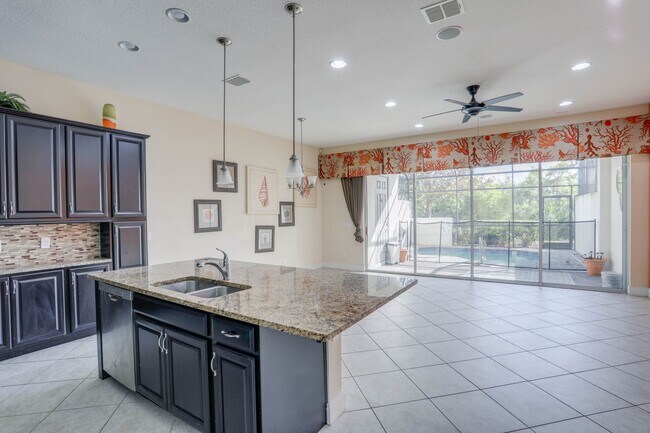 Building Photo - 510 Captiva Dr