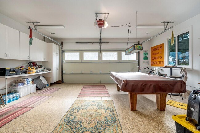 Building Photo - 1675 Sylvaner Ave