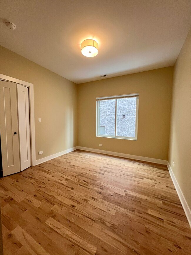 Building Photo - 4231 S Champlain Ave